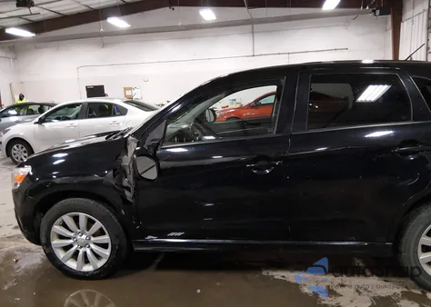 2011 Mitsubishi Outlander Sport Se z USA, uszkodzony, nr VIN JA4AR4AU0BZ018977